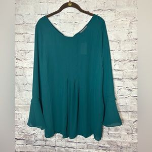 NWT A Pea In The Pod large green long flared sleeve top